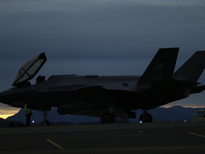 F-35 landet for første gang på Ørlandet fly stasjon 3 november 2017.