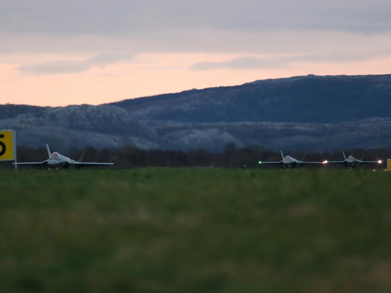 F-35 landet for første gang på Ørlandet fly stasjon 3 november 2017.